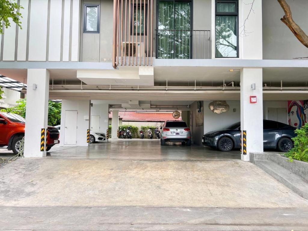 Bb House Mini Suite Hotel Bangkok Exterior photo