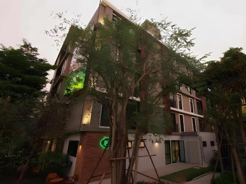 Bb House Mini Suite Hotel Bangkok Exterior photo